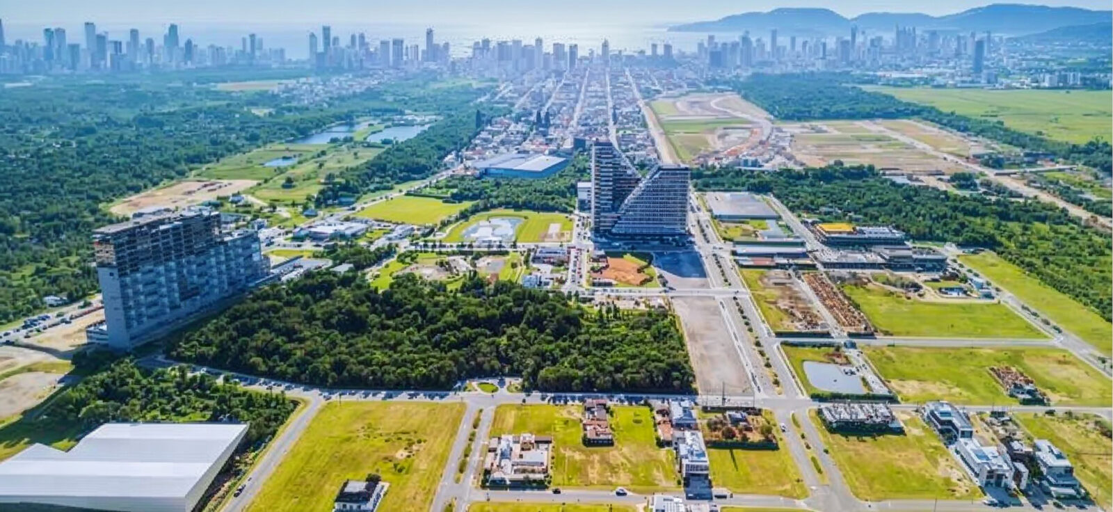 Vivapark Porto Belo em 2025, com o Vértice, o parque e a avenida central