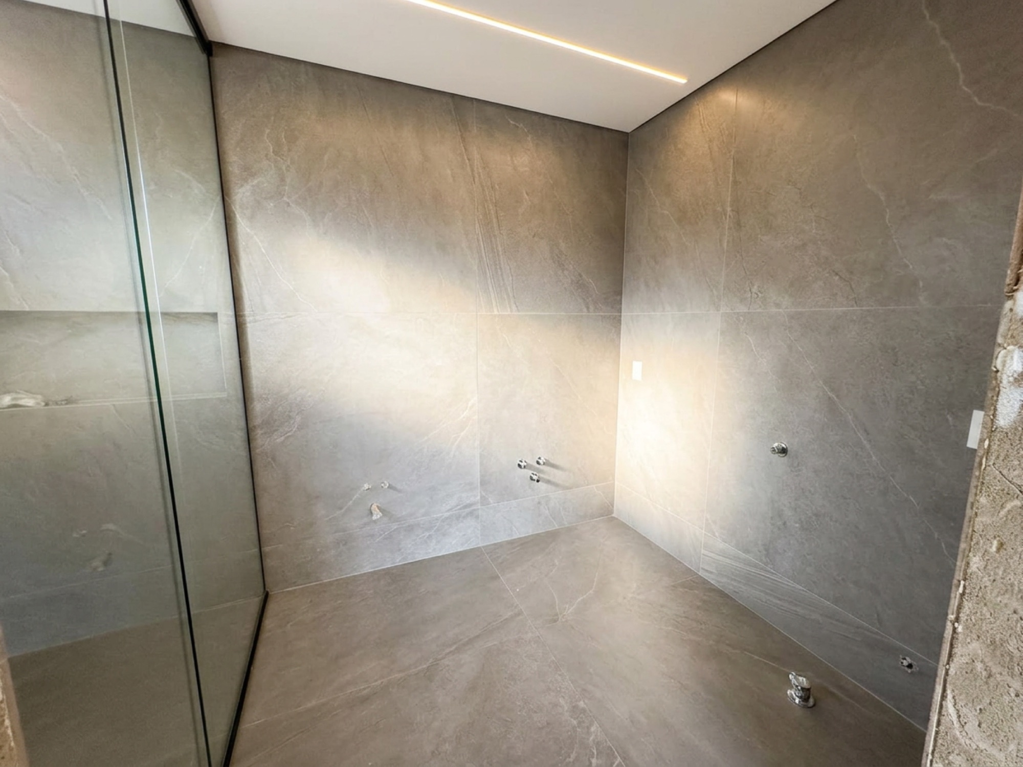 Suite 4 bathroom · Casa Riviera · Vivapark Porto Belo
