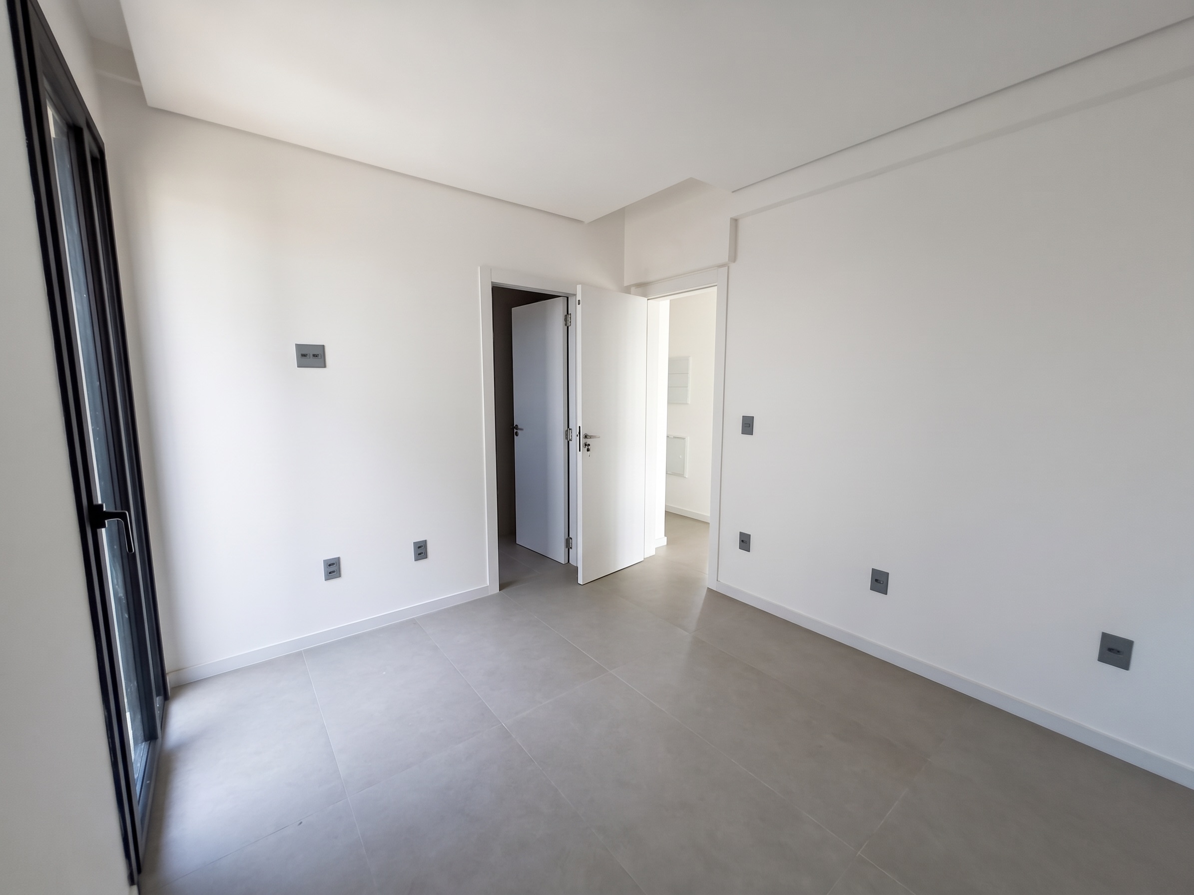 Suite 02 · Reverse House · Vivapark Porto Belo