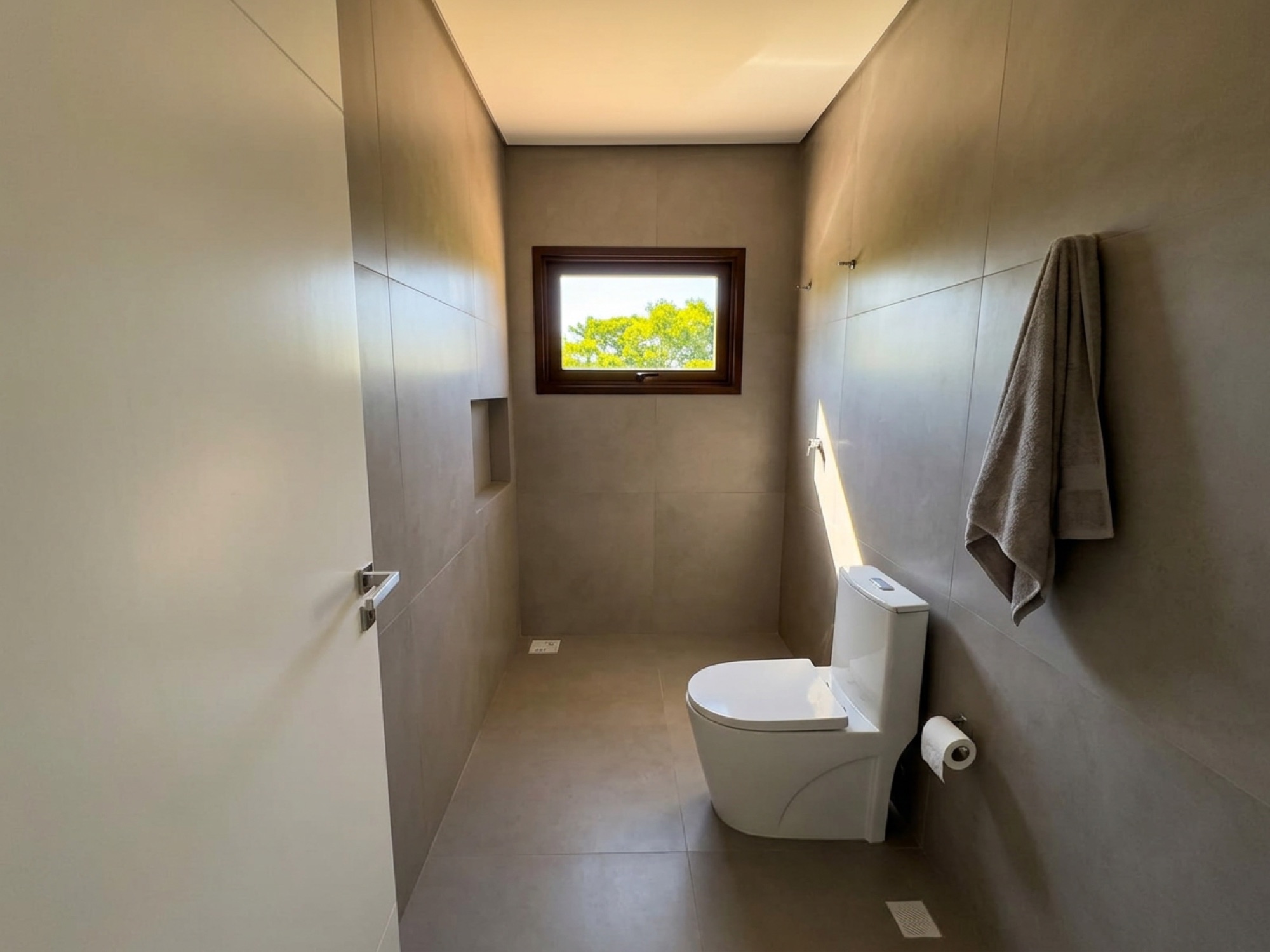 Master suite bathroom · House Q29 L04 · Vivapark Porto Belo