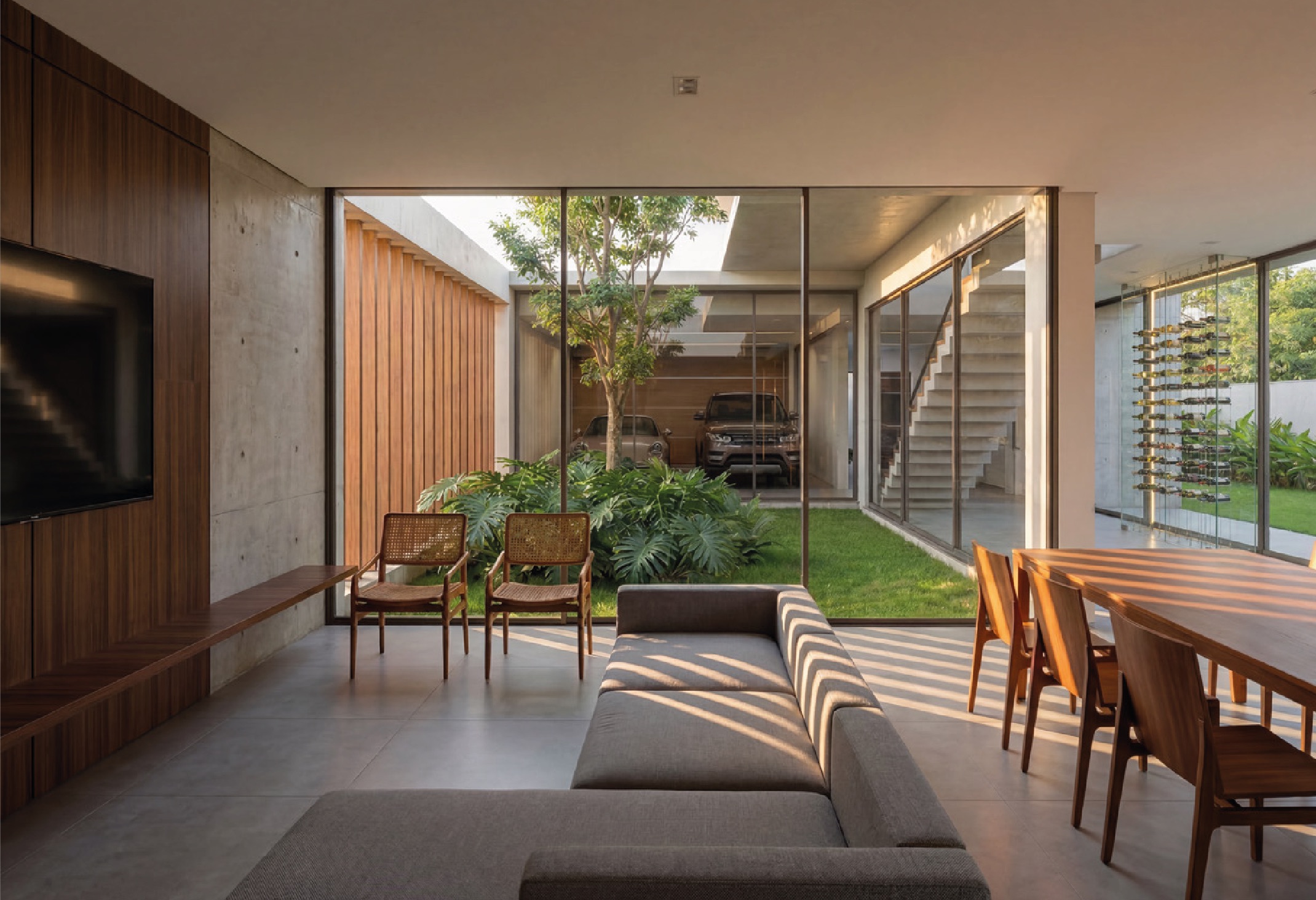 Jantar e adega, pátio interno · Casa Jardim · Vivapark Porto Belo
