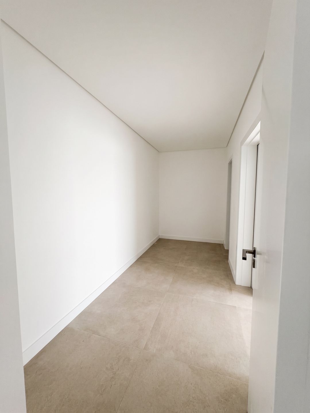Master suite closet 3 · Casa Majestic · Vivapark Porto Belo