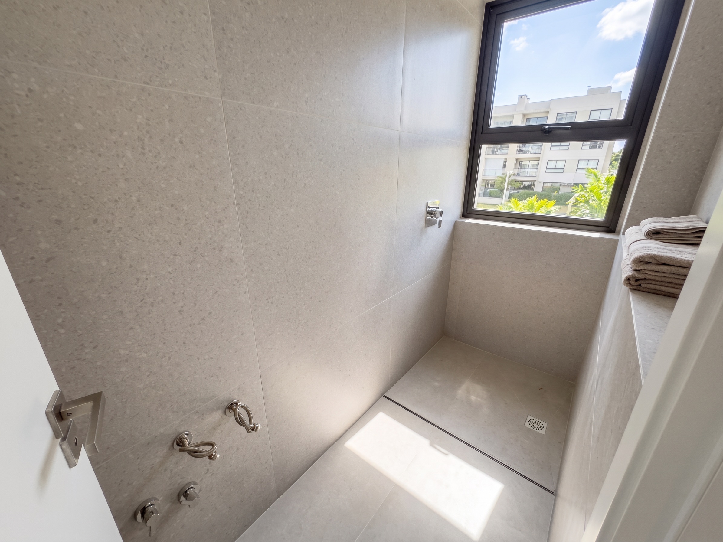Suite 03 - 3 · Reverse House · Vivapark Porto Belo