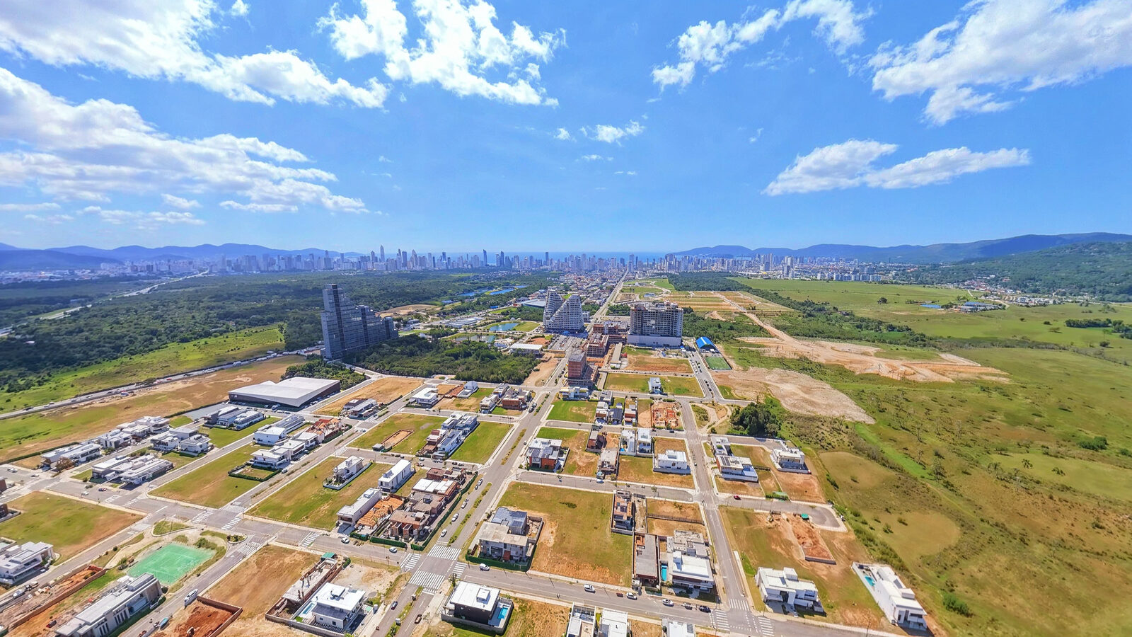 Antes e depois: o Vivapark Porto Belo em 2021, 2023, 2025 e 2026